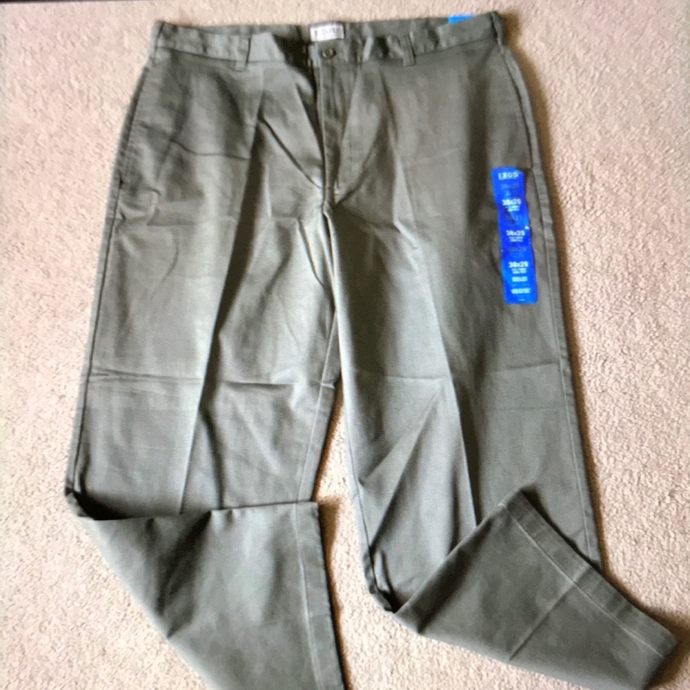 Izod water resistant pants size 38 – [0114]